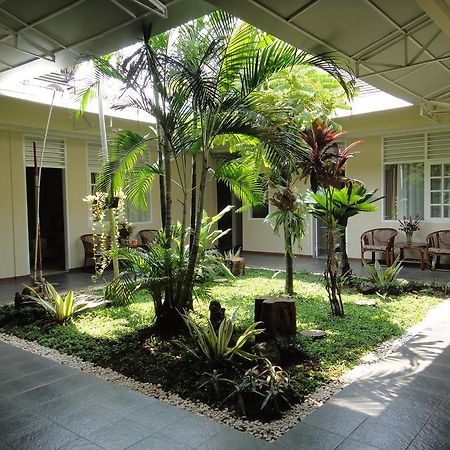 ג'קרטה Gondia Guesthouse מראה חיצוני תמונה