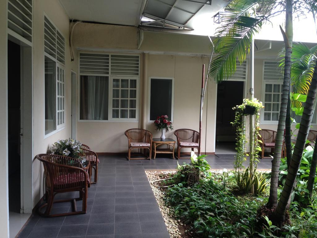 ג'קרטה Gondia Guesthouse מראה חיצוני תמונה