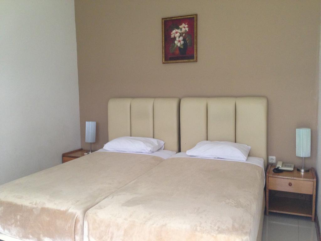 ג'קרטה Gondia Guesthouse חדר תמונה