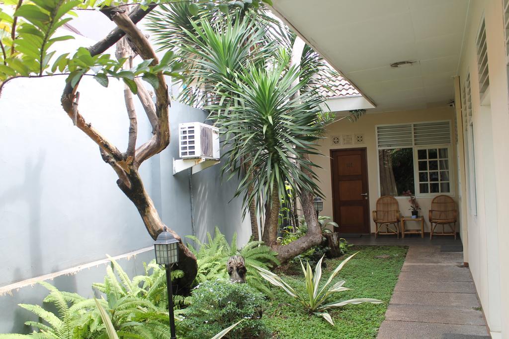 ג'קרטה Gondia Guesthouse מראה חיצוני תמונה