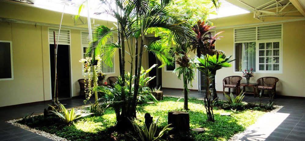 ג'קרטה Gondia Guesthouse מראה חיצוני תמונה