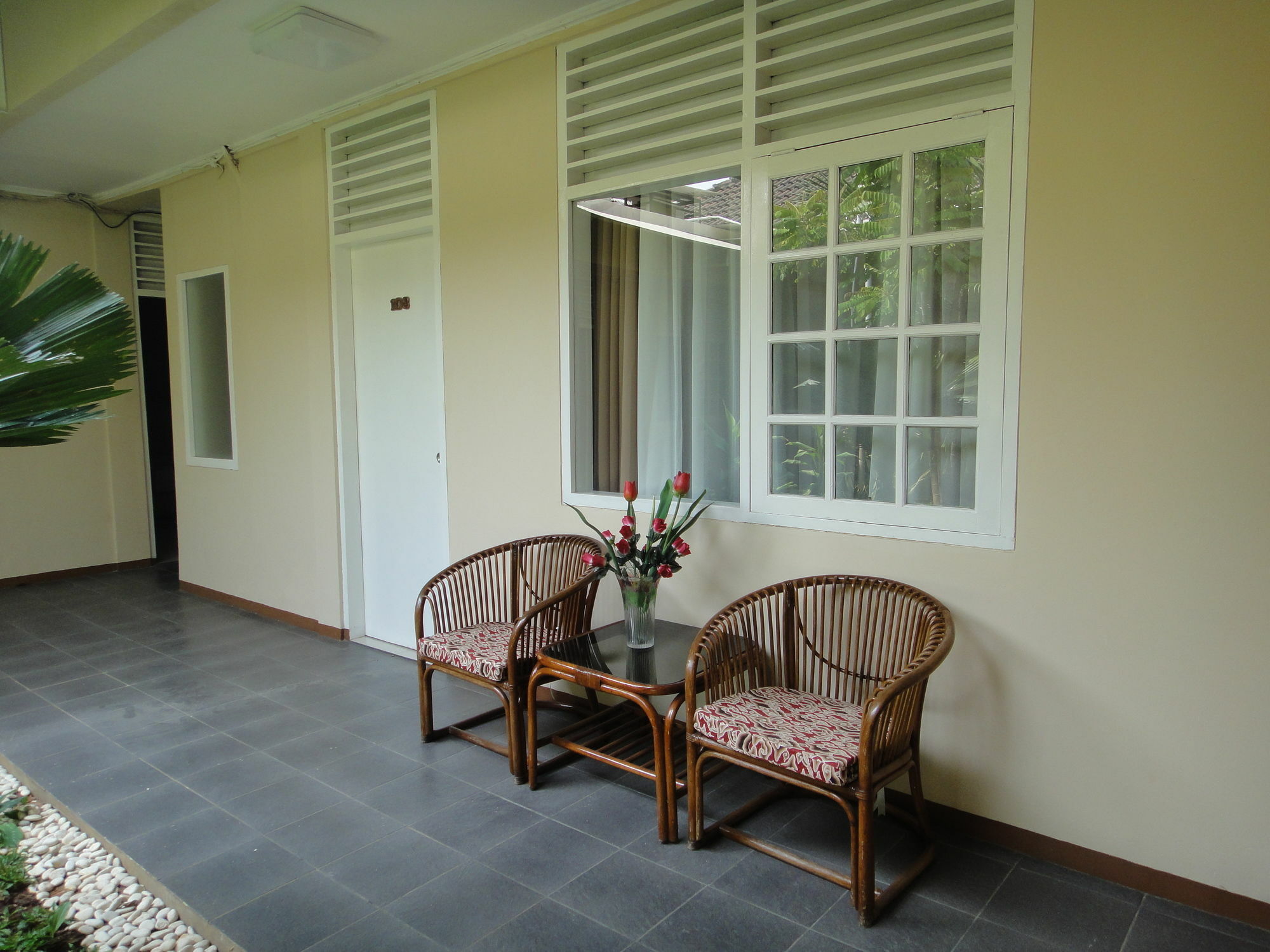 ג'קרטה Gondia Guesthouse מראה חיצוני תמונה